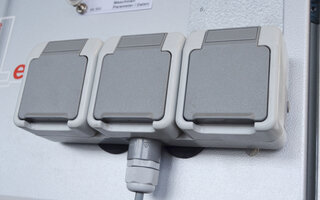 magnetische Steckdosenleistenbefestigung | © Brugger GmbH