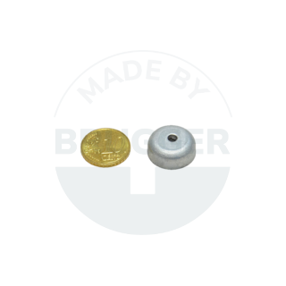 Topfmagnet Stahlgehäuse mit Bohrung und Senkung verzinkt 19mm aus AlNiCo | © Brugger GmbH