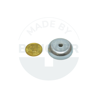 Topfmagnet Stahlgehäuse mit Bohrung und Senkung verzinkt 29mm aus AlNiCo | © Brugger GmbH