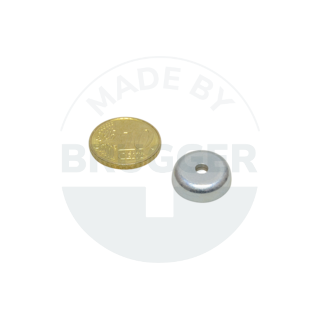 Topfmagnet aus NdFeB Stahlgehäuse gestanzt mit Bohrung und Senkung verzinkt 16mm | © Brugger GmbH