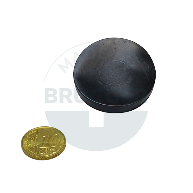 Rubber flap as protective cover for magnet systems ⌀32mm | © Brugger GmbH