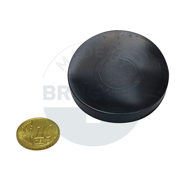 Rubber flap as protective cover for magnet systems ⌀50mm | © Brugger GmbH