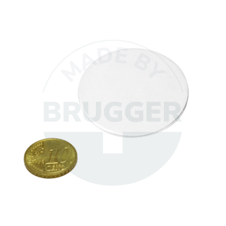 Metallscheibe mit Doppelklebeband (3M Scotch-Mount 4032) | © Brugger GmbH